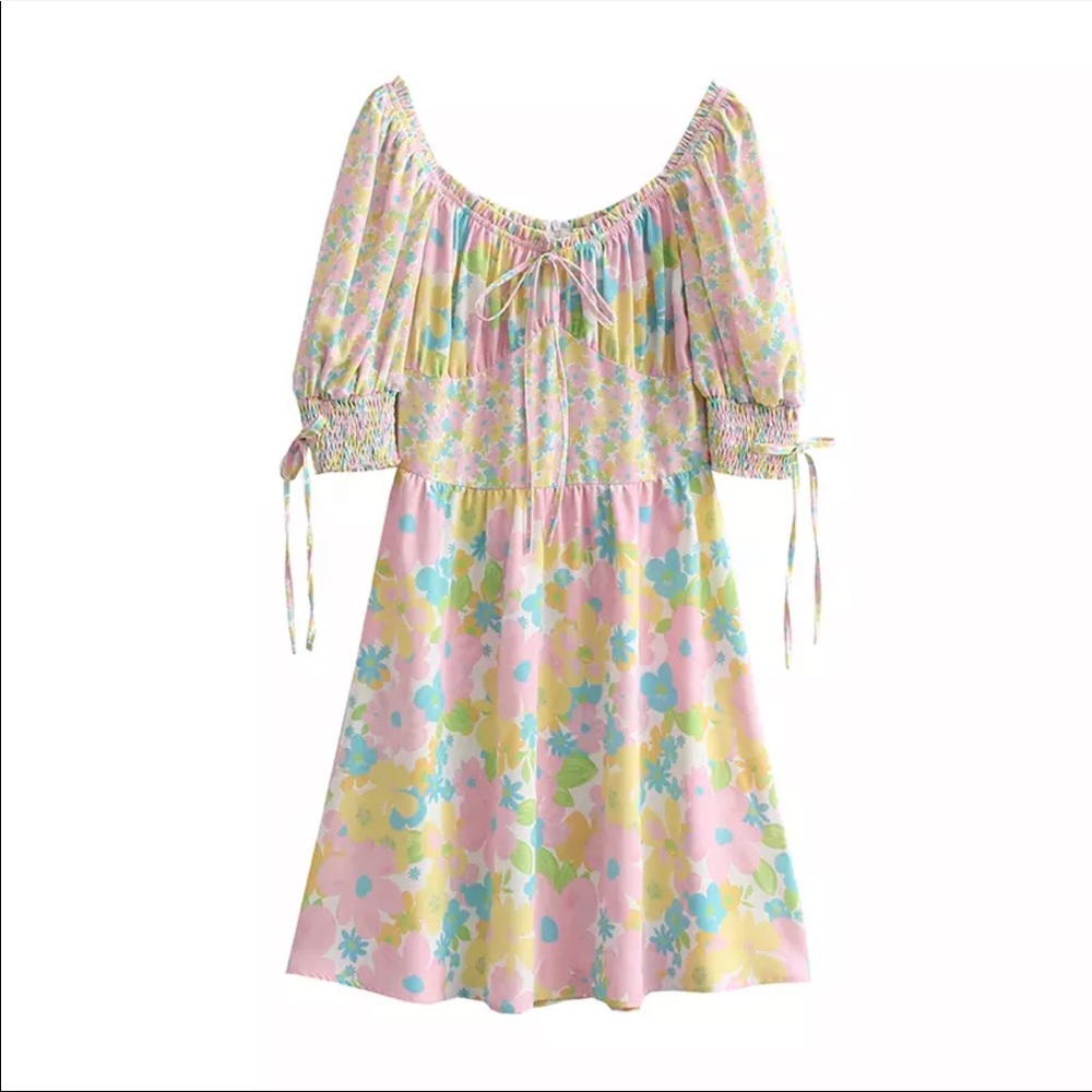 Size Small Silk Floral mini dress! New! Fits a size XS/S super cute for spring!